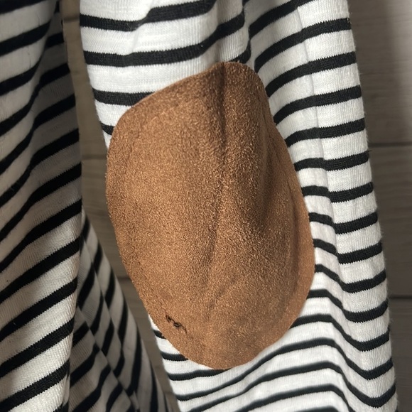 NWT. Buffalo Plaid Christmas Layering Shirt - Picture 4 of 5